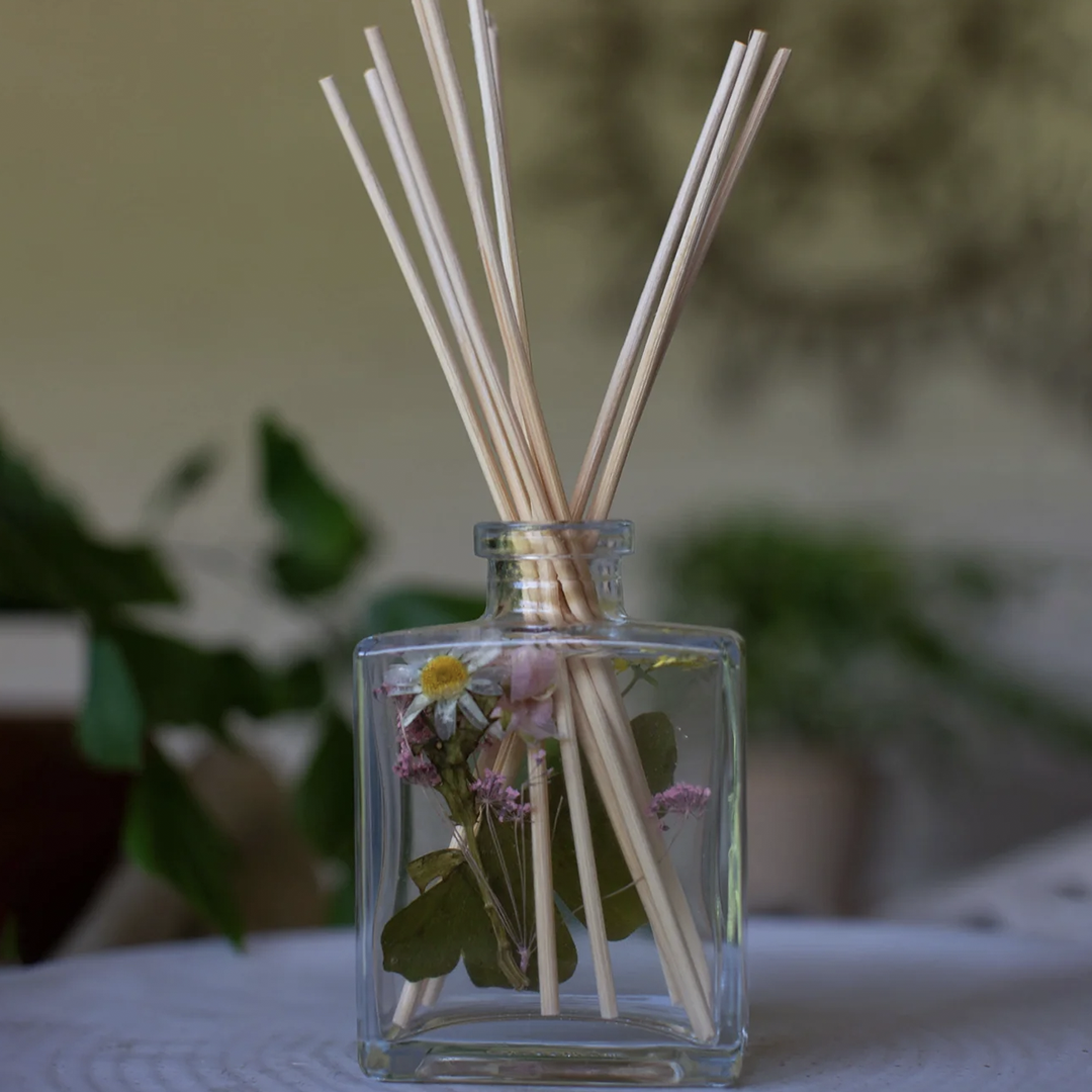 Rosy Rings Botanical Reed Diffuser: Lemon Blossom + Lychee